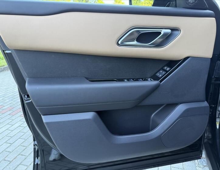 Land Rover Range Rover Velar 12