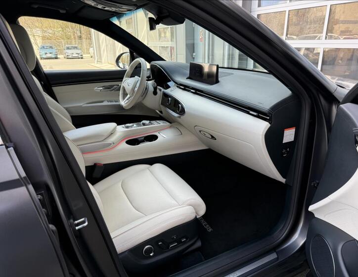Hyundai Genesis 11