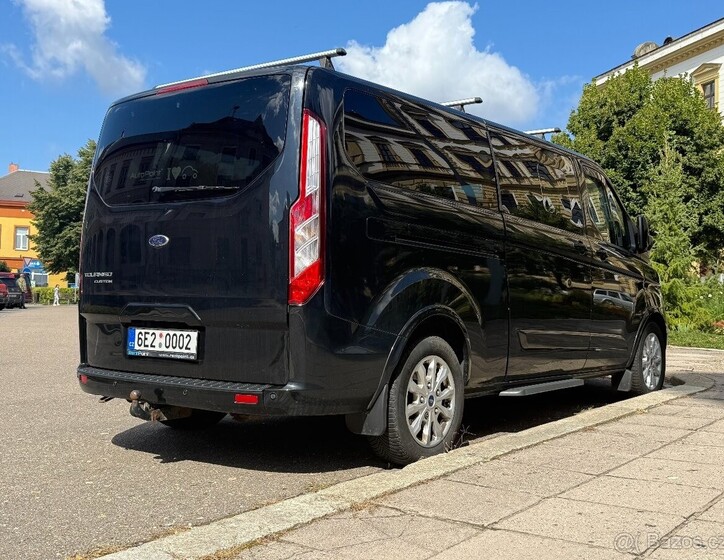Ford Tourneo 8