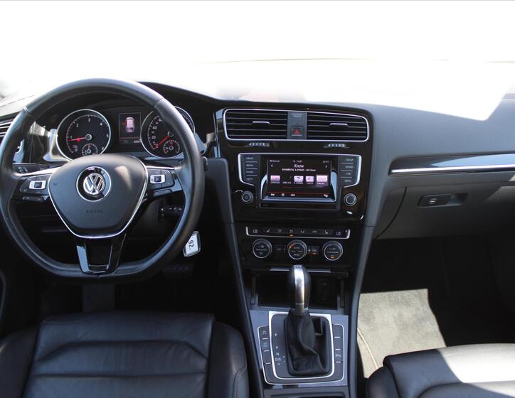 Volkswagen Golf 13
