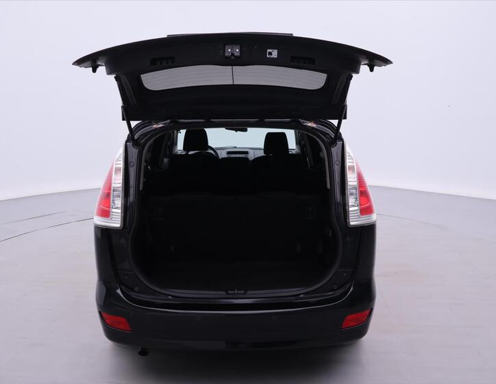 Mazda 5 9