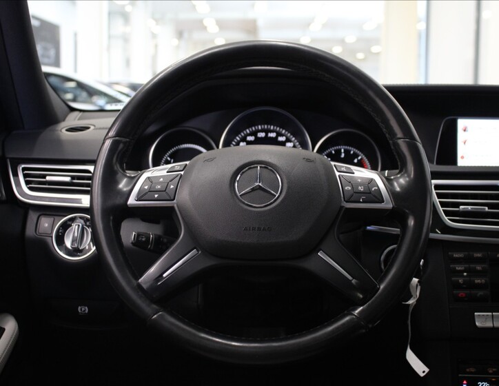 Mercedes-Benz Třídy E 9