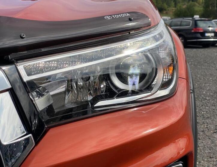 Toyota Hilux 8
