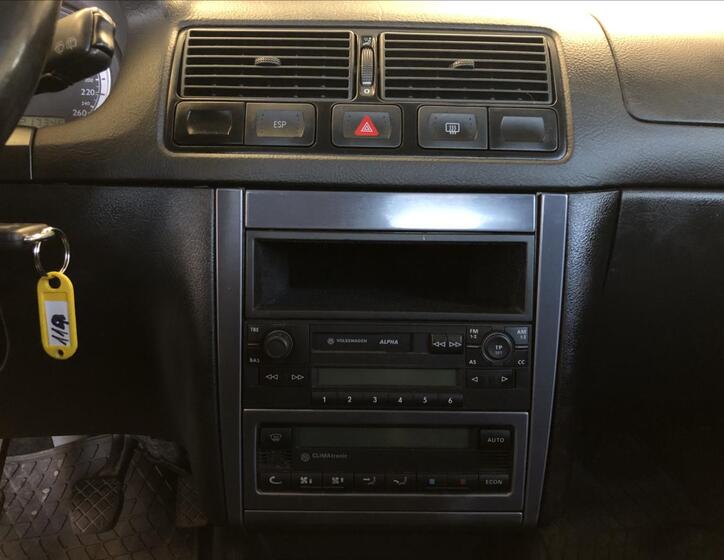 Volkswagen Golf 16
