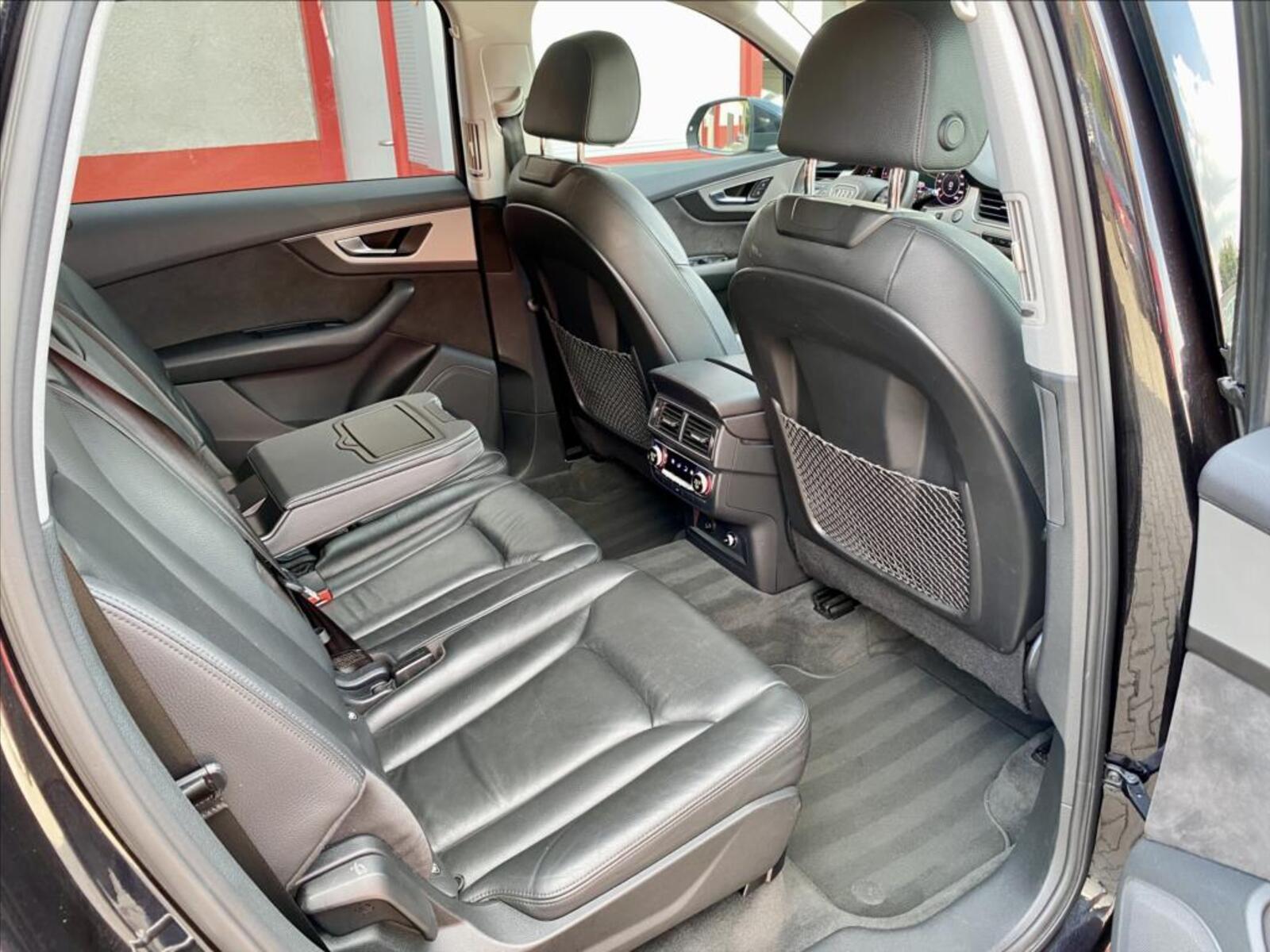 Audi Q7 21