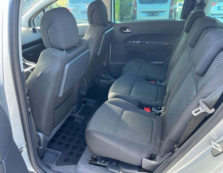 Peugeot 5008 8