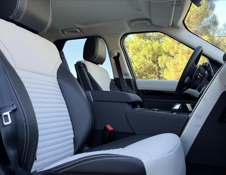 Land Rover Discovery 38