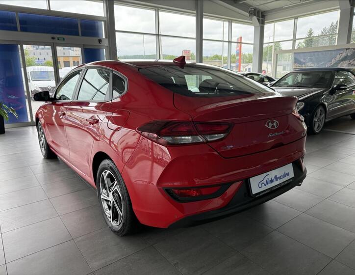 Hyundai i30 4