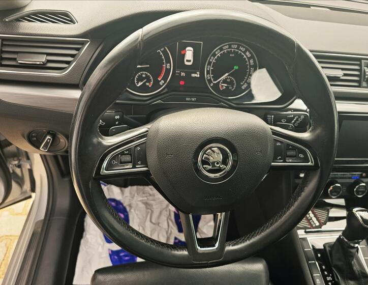 Škoda Superb 11