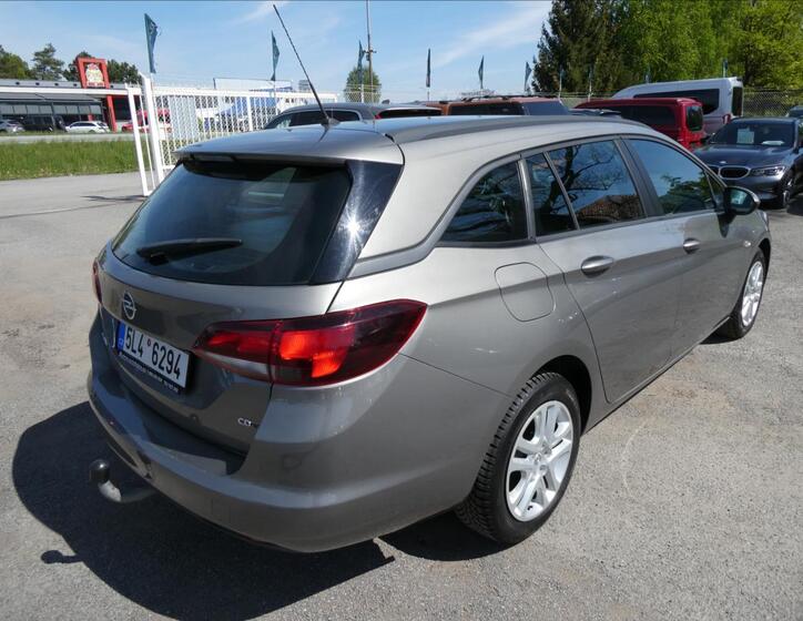 Opel Astra 9