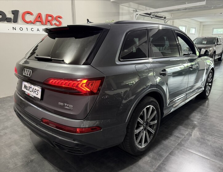 Audi Q7 5