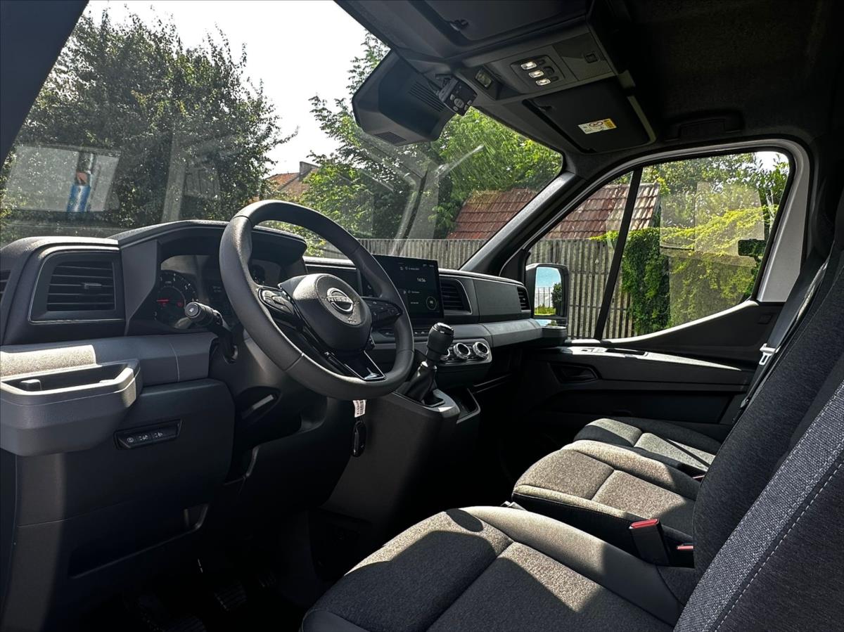 Nissan Interstar