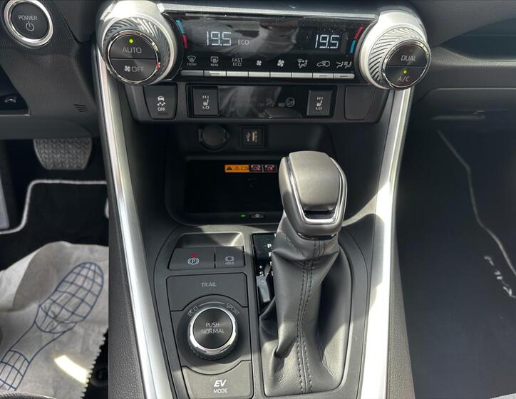 Toyota RAV4 11
