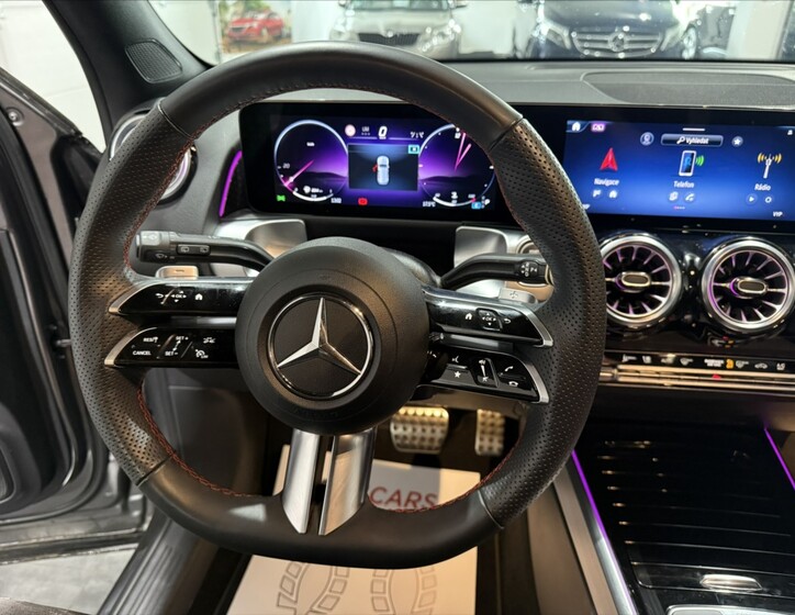 Mercedes-Benz GLB 8