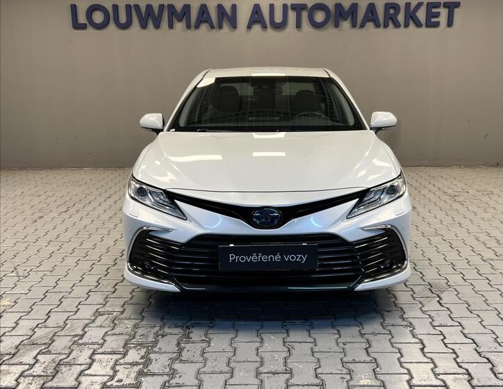 Toyota Camry 4