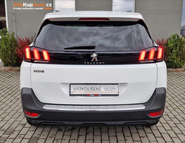 Peugeot 5008 9