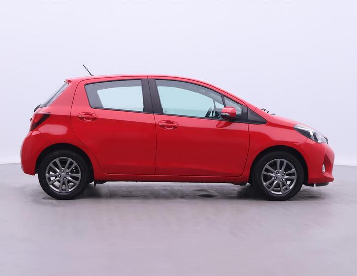 Toyota Yaris 8