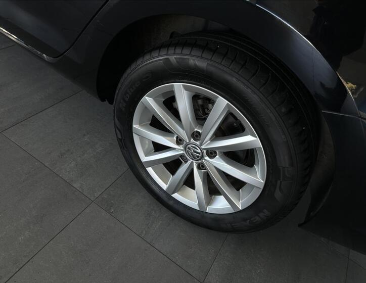 Volkswagen Golf 26
