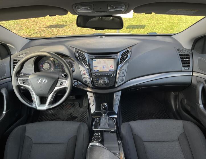 Hyundai i40 10
