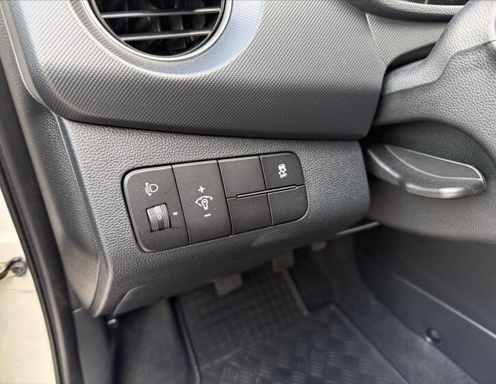 Hyundai i10 23