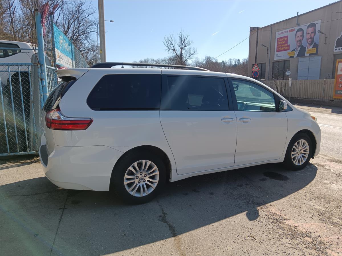 Toyota Sienna