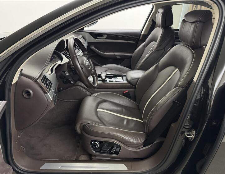 Audi A8 46