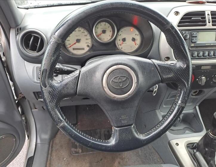 Toyota RAV4 12
