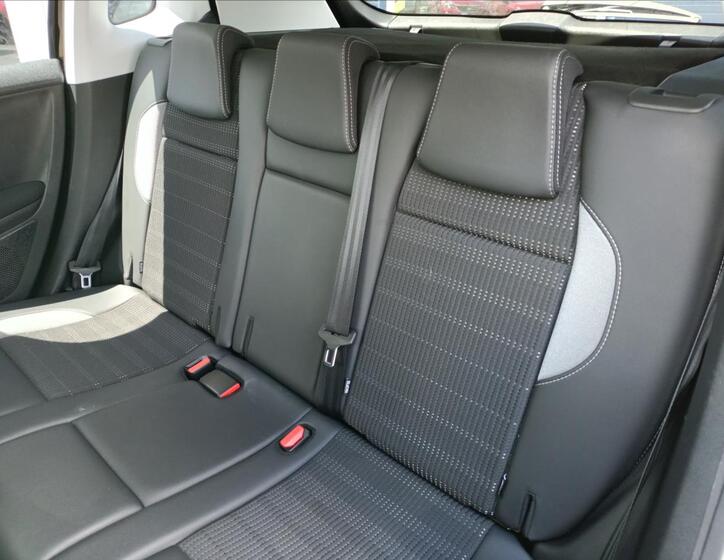 Peugeot 2008 5