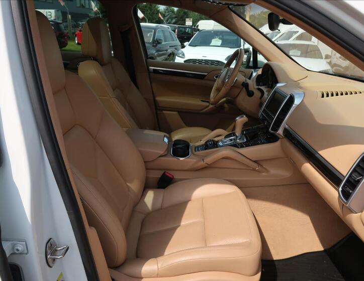 Porsche Cayenne 13