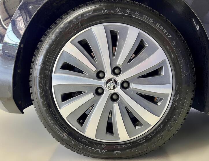 Škoda Superb 9