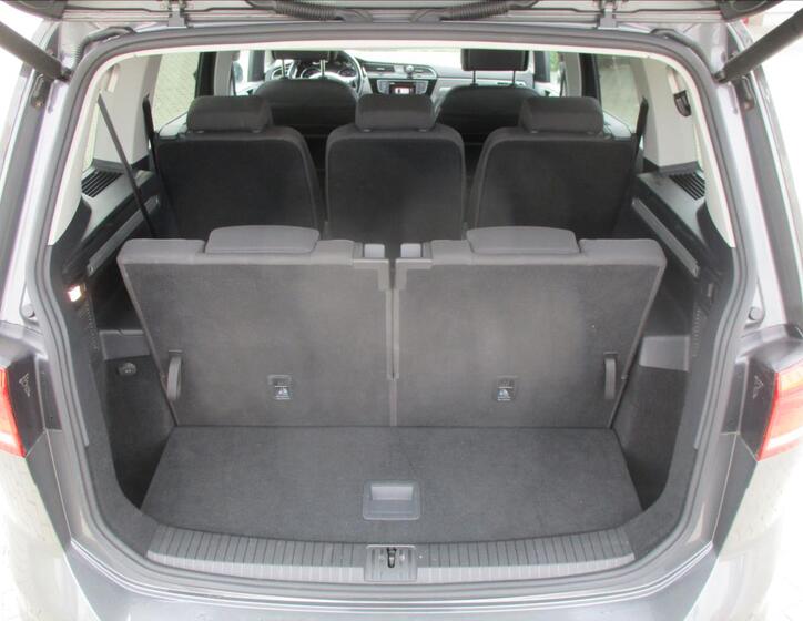 Volkswagen Touran 9