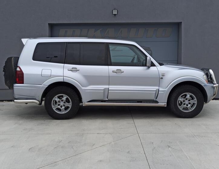 Mitsubishi Pajero 6
