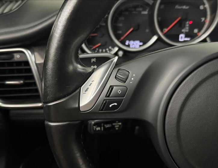 Porsche Panamera 10