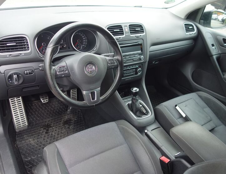 Volkswagen Golf 10