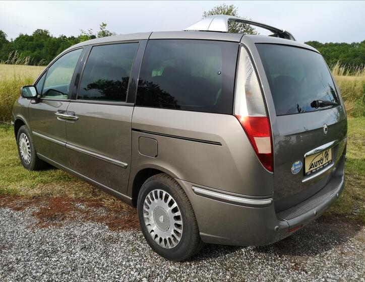 Lancia Phedra 25