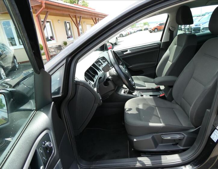 Volkswagen Golf 19