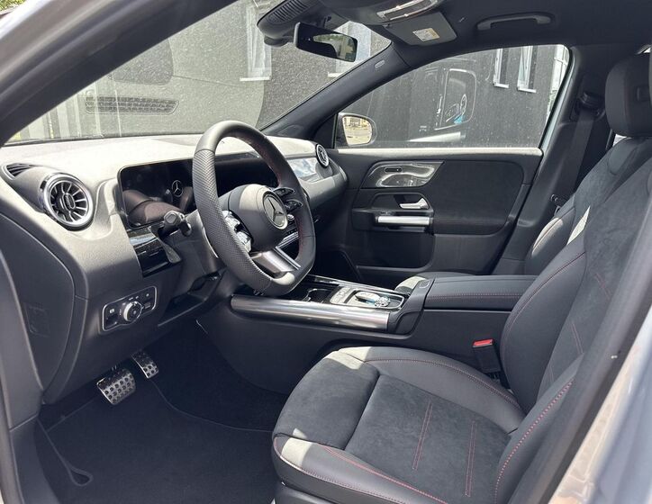 Mercedes-Benz GLA 9