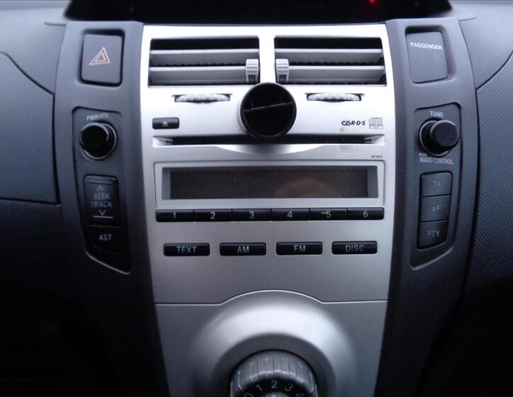 Toyota Yaris 33
