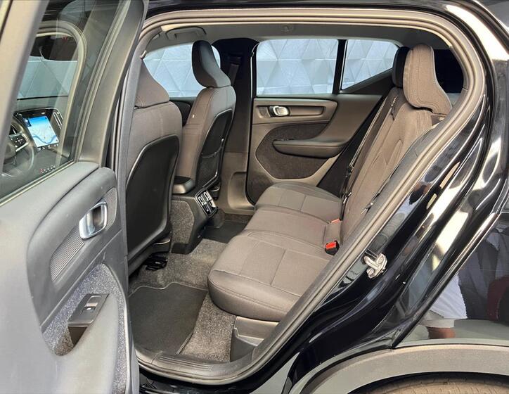Volvo XC40 12
