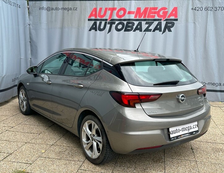 Opel Astra 8