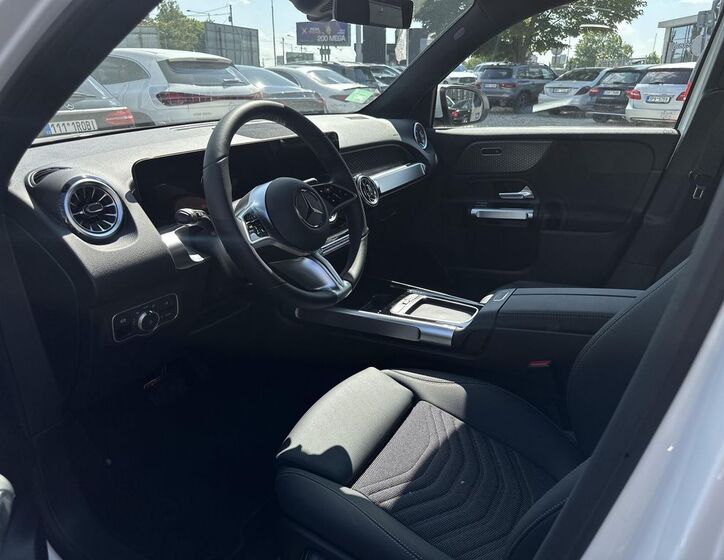 Mercedes-Benz EQB 9