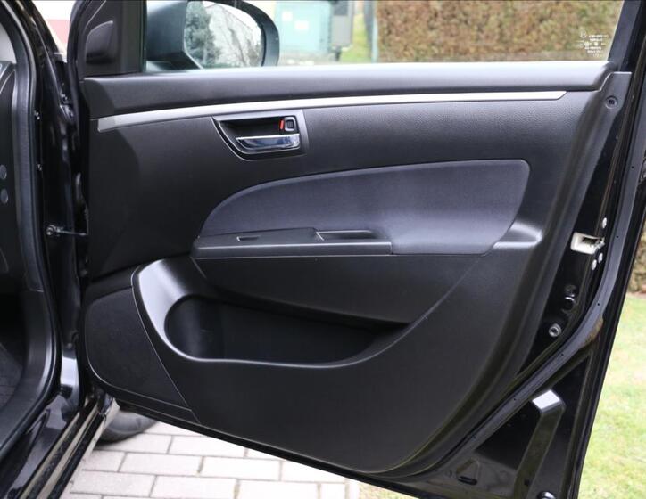 Suzuki Swift 24