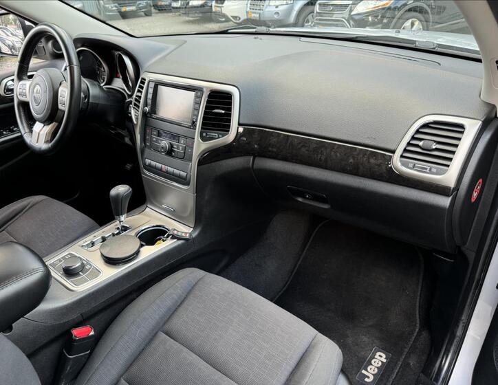 Jeep Grand Cherokee 30