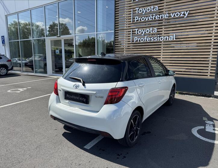 Toyota Yaris 2