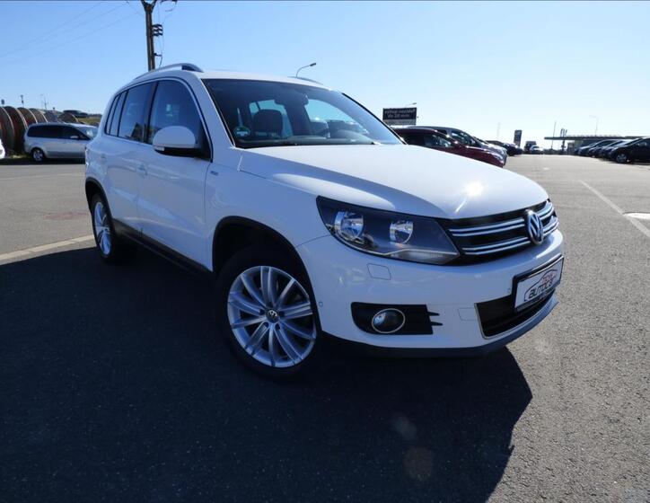 Volkswagen Tiguan 1