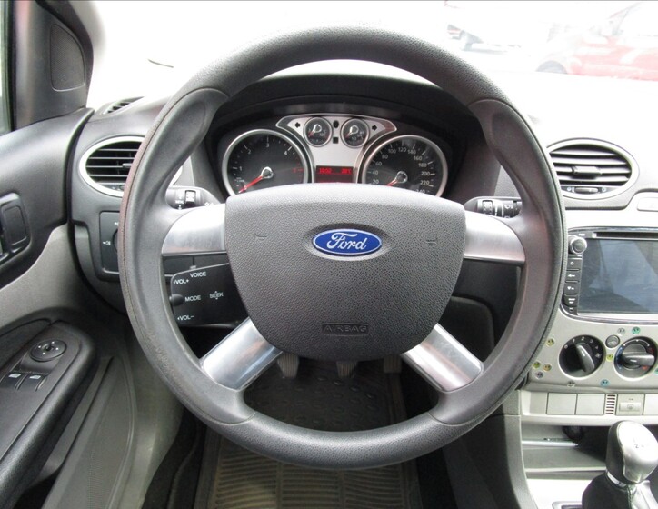 Ford Focus 8
