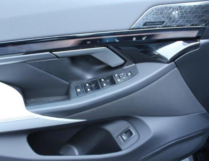 BMW i5 11