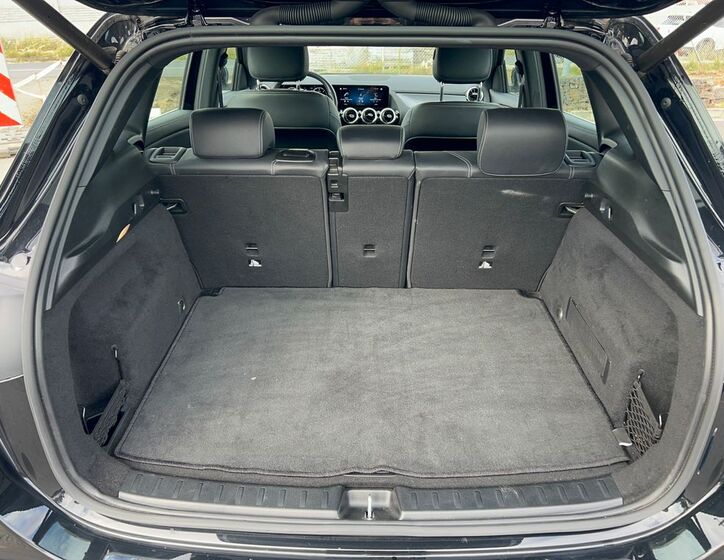 Mercedes-Benz GLA 12