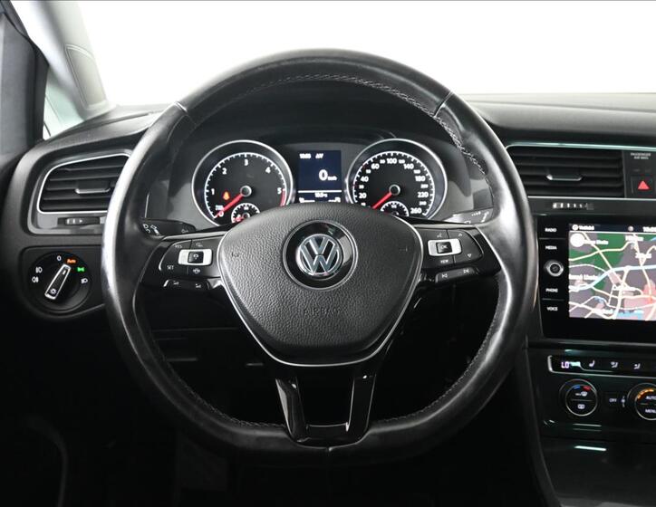 Volkswagen Golf 16
