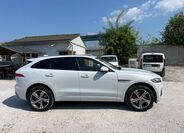 Jaguar F-Pace 13